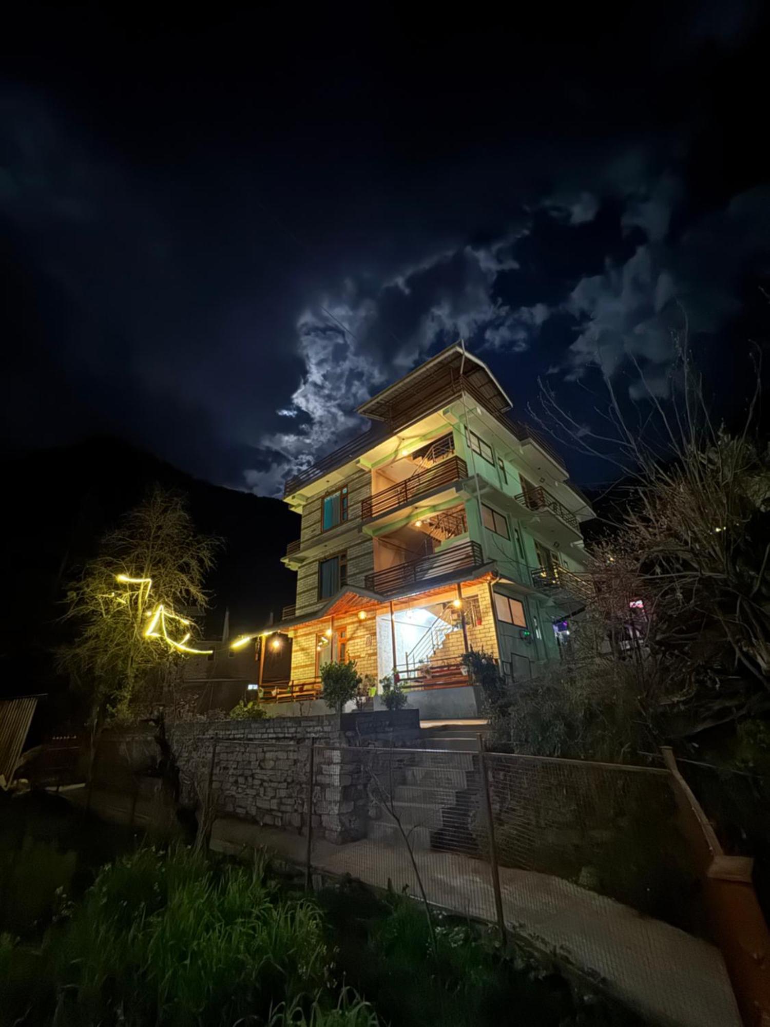Delight Homestay Kasol Exteriör bild